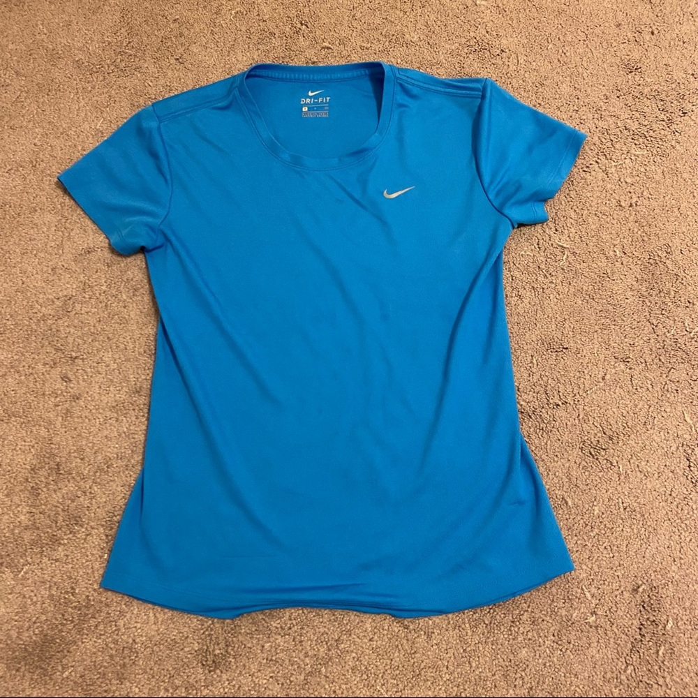 blue nike t shirt, size s